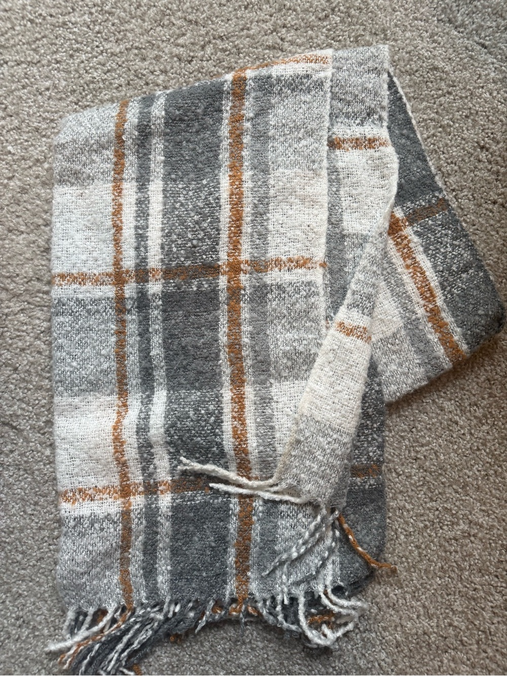 Knit plaid scarf